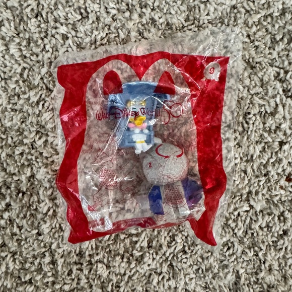 Walt Disney World 50th Anniversary Bundle - Picture 4 of 12